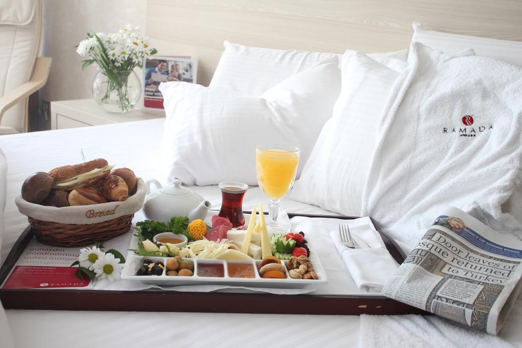 Ramada By Wyndham Ankara Hotel Buitenkant foto