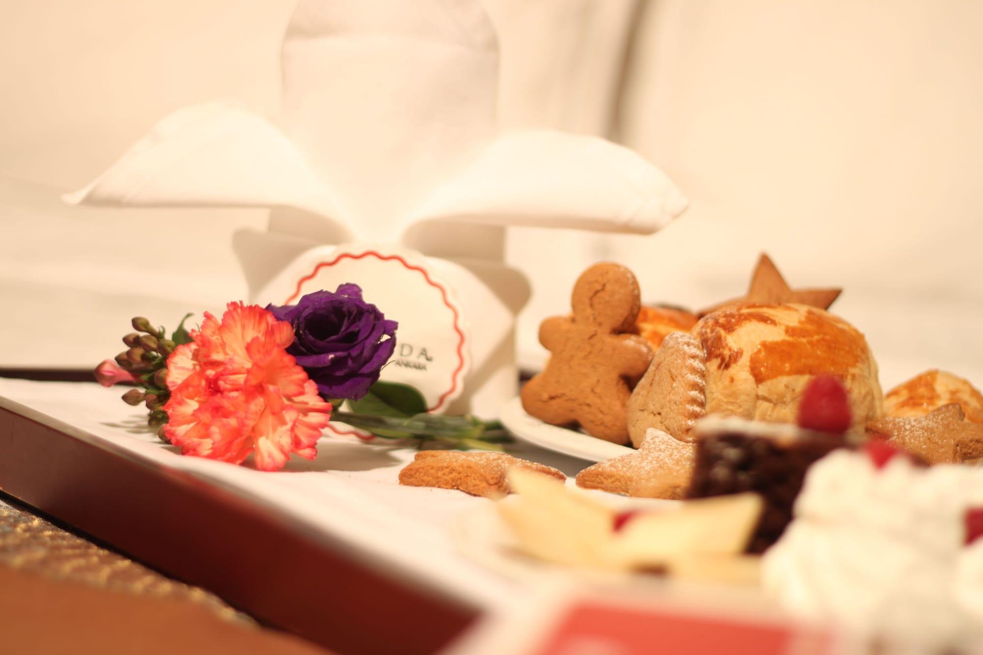 Ramada By Wyndham Ankara Hotel Buitenkant foto