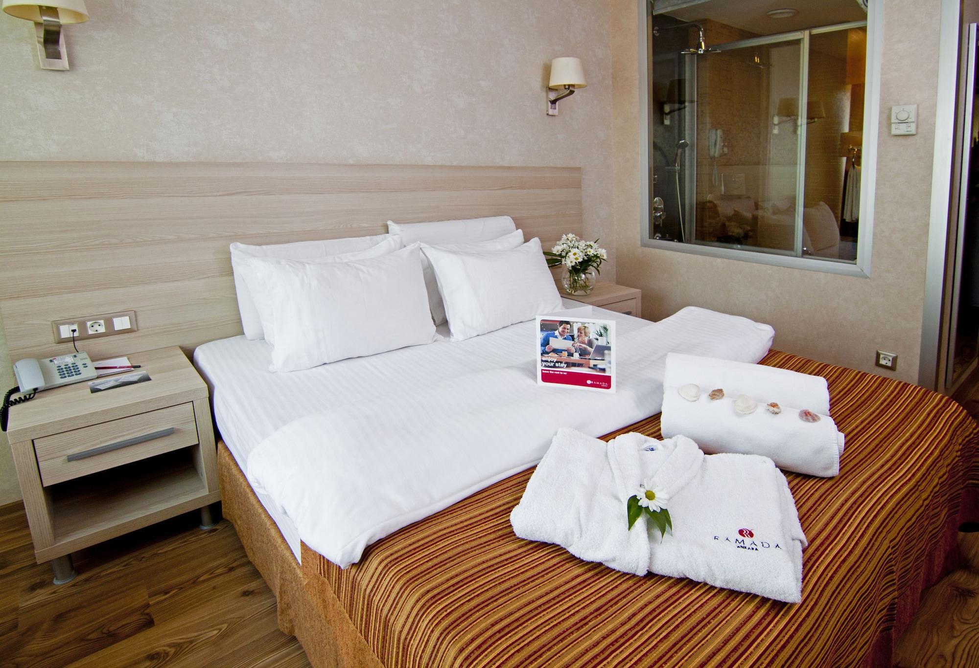 Ramada By Wyndham Ankara Hotel Buitenkant foto