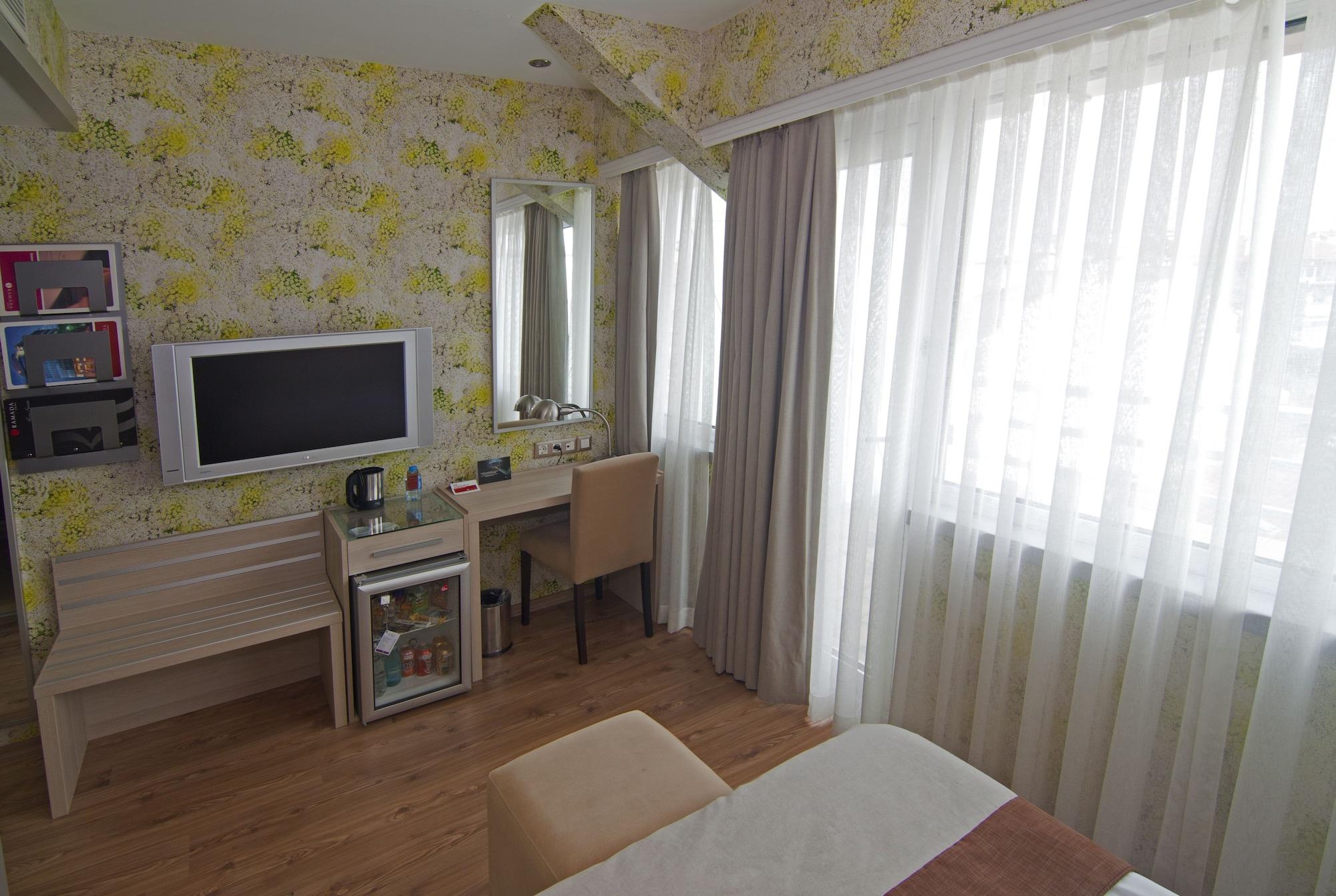 Ramada By Wyndham Ankara Hotel Buitenkant foto