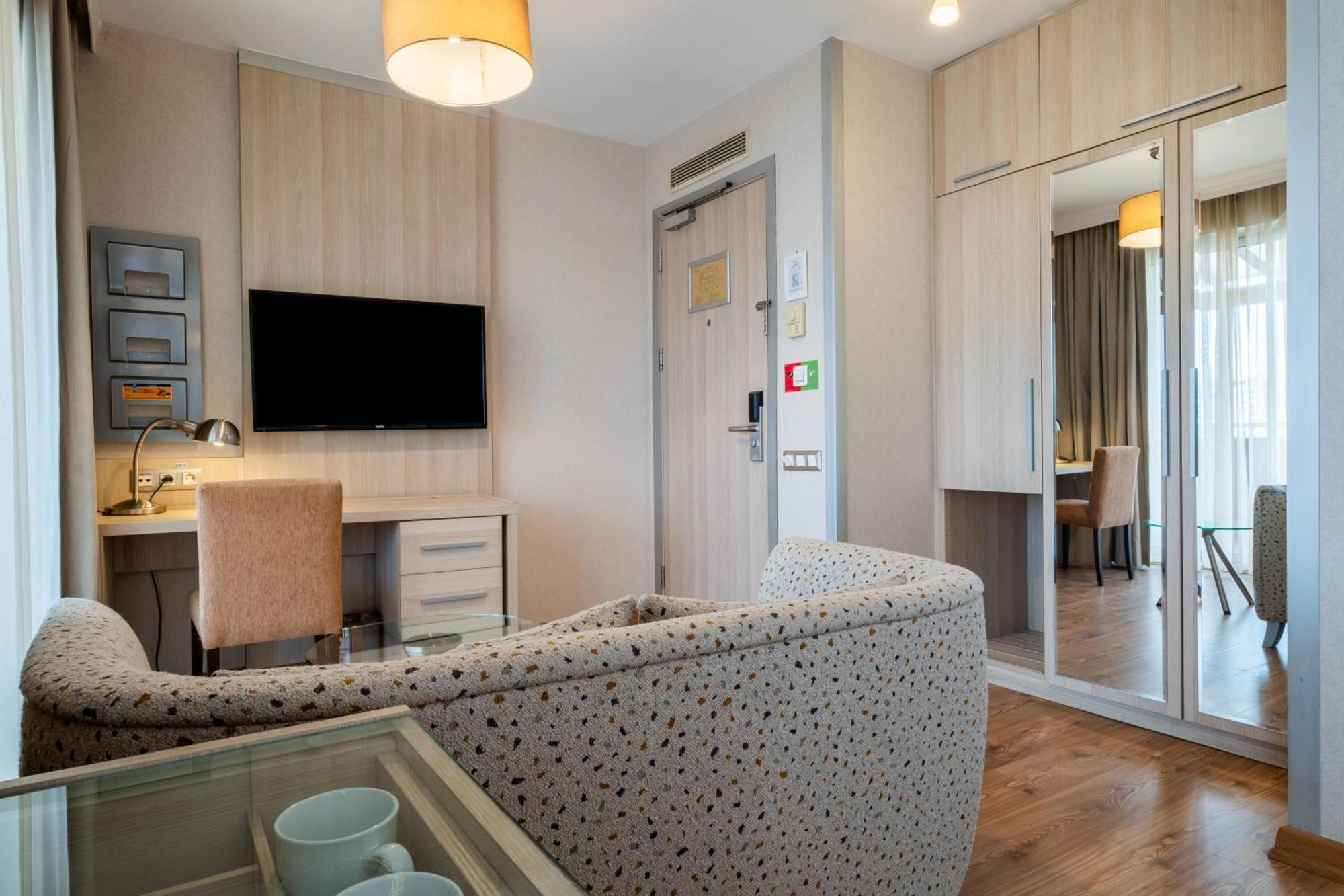 Ramada By Wyndham Ankara Hotel Buitenkant foto