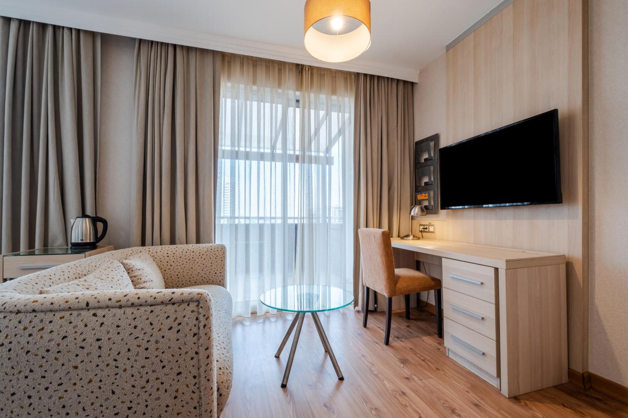 Ramada By Wyndham Ankara Hotel Buitenkant foto