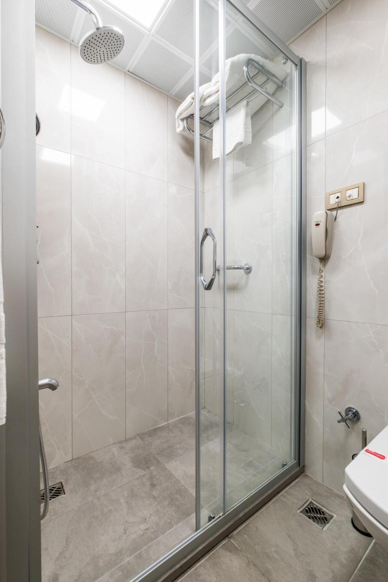 Ramada By Wyndham Ankara Hotel Buitenkant foto