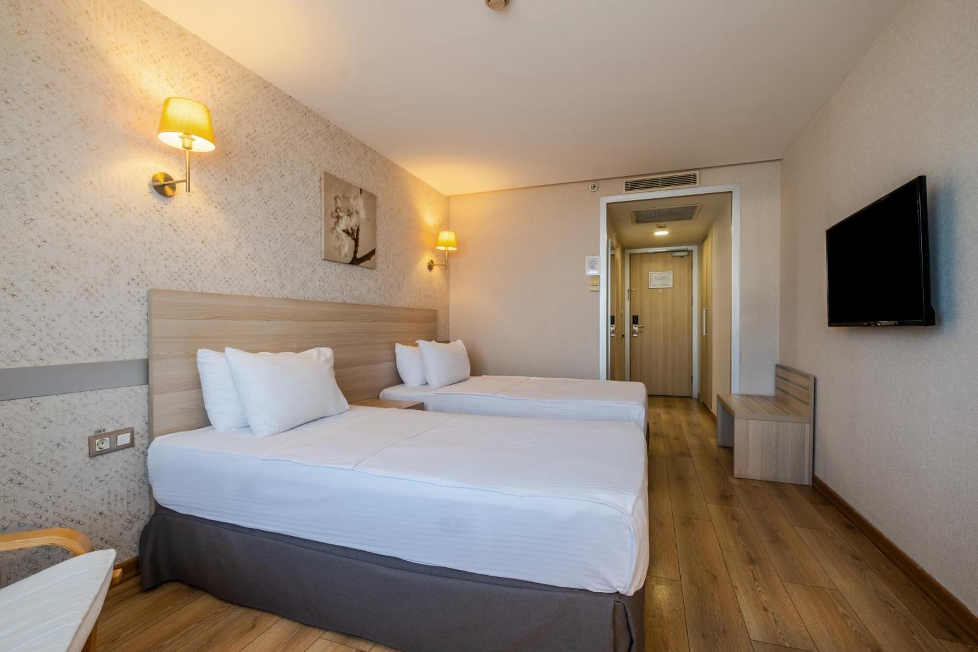 Ramada By Wyndham Ankara Hotel Buitenkant foto