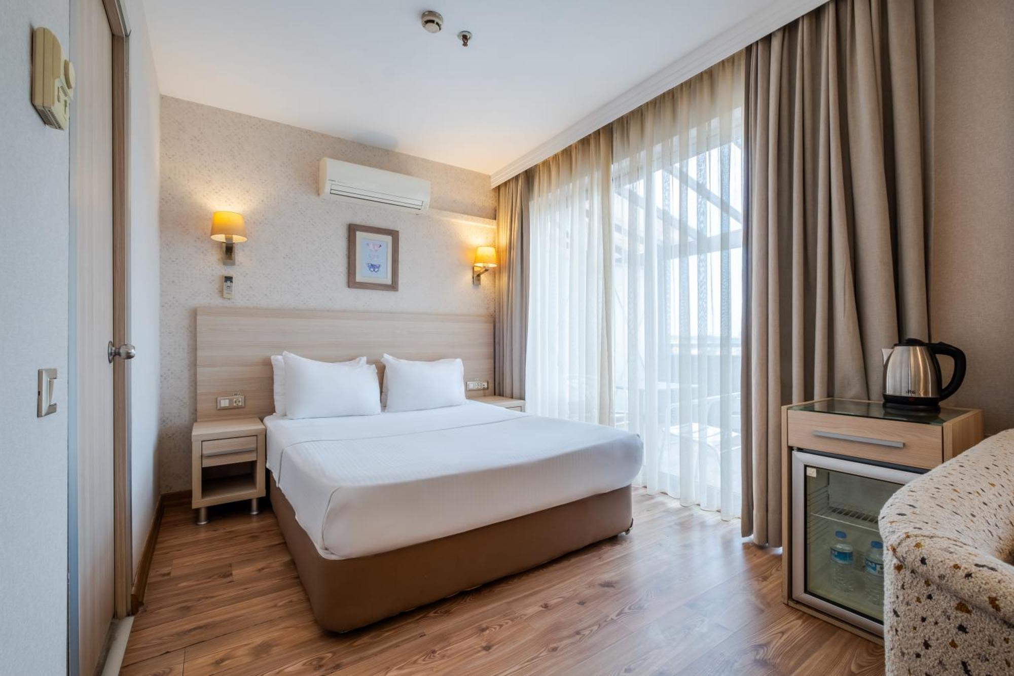 Ramada By Wyndham Ankara Hotel Buitenkant foto