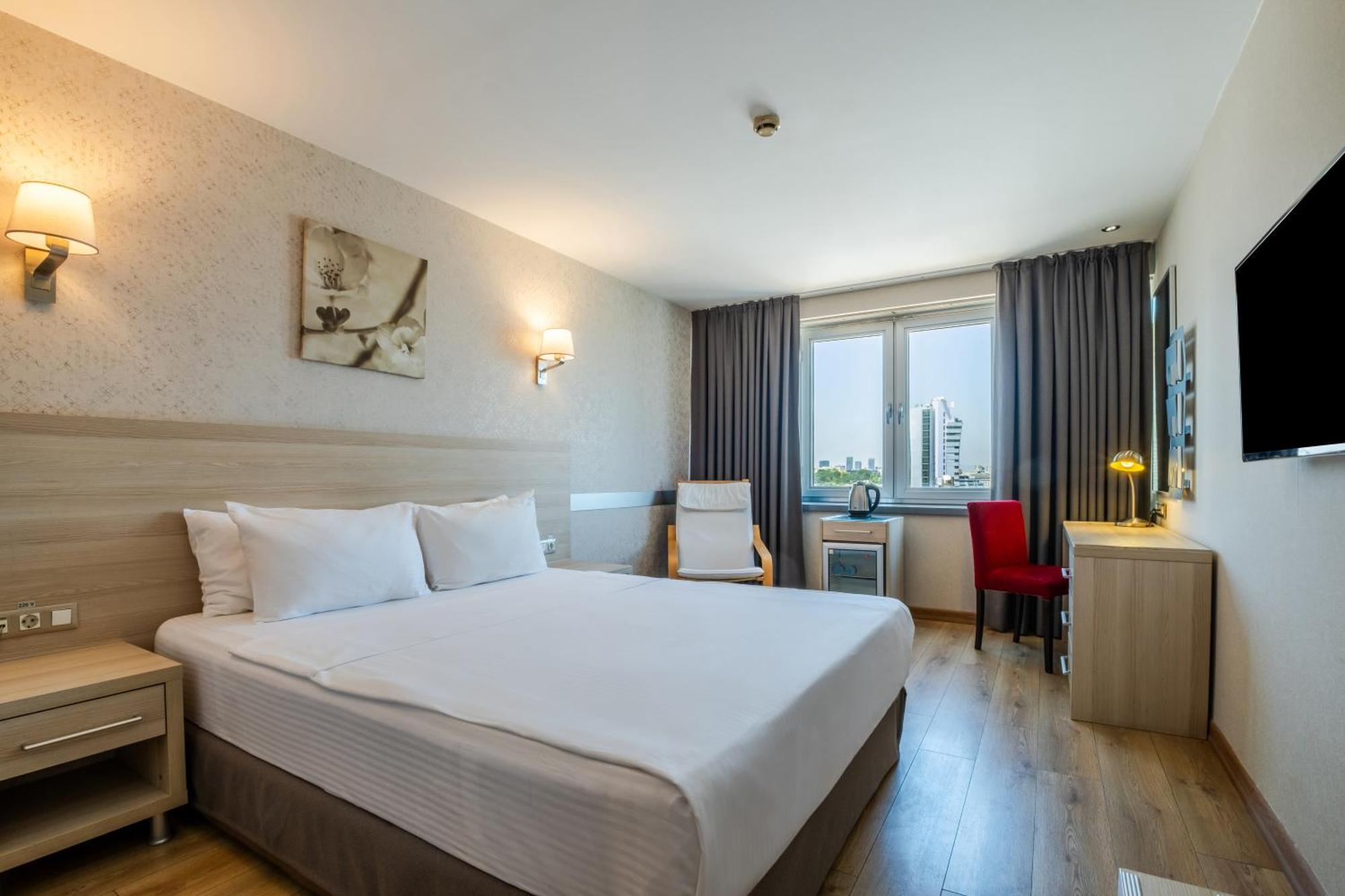 Ramada By Wyndham Ankara Hotel Buitenkant foto