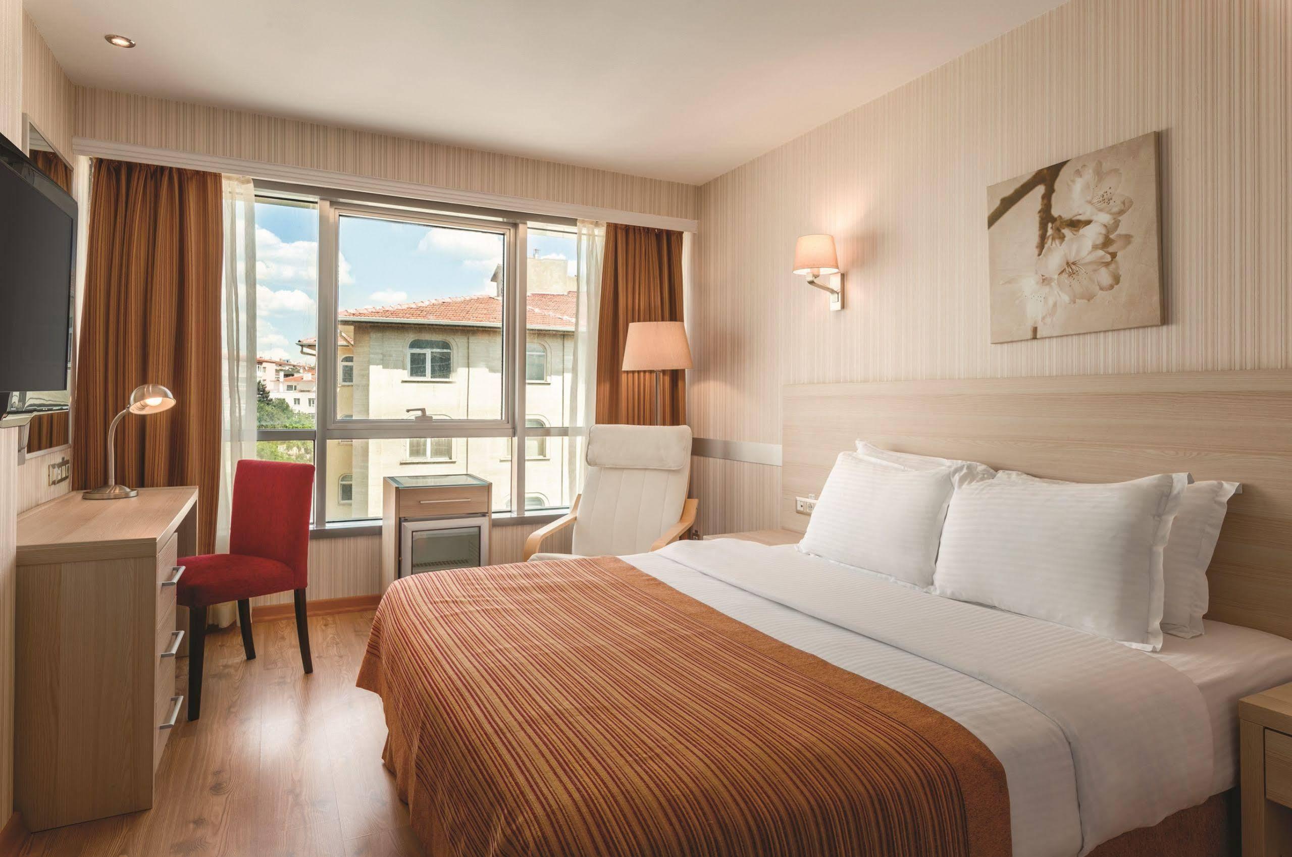 Ramada By Wyndham Ankara Hotel Buitenkant foto